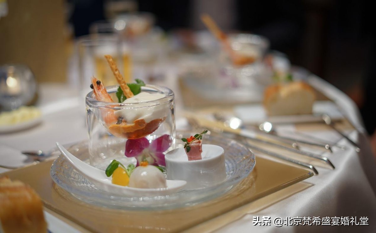 婚礼司仪如何与新人沟通及技巧,婚礼现场司仪需要注意很多细节