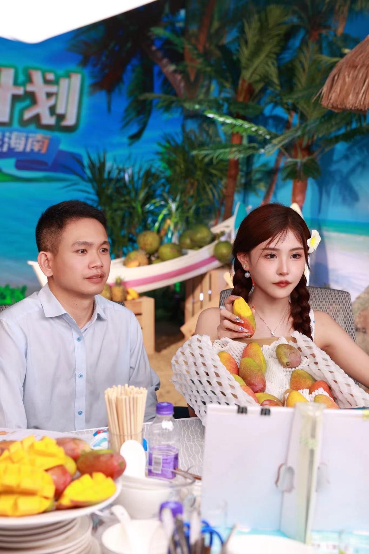 辛有志始终坚持与社会共振，靖州共享“梅”好时光