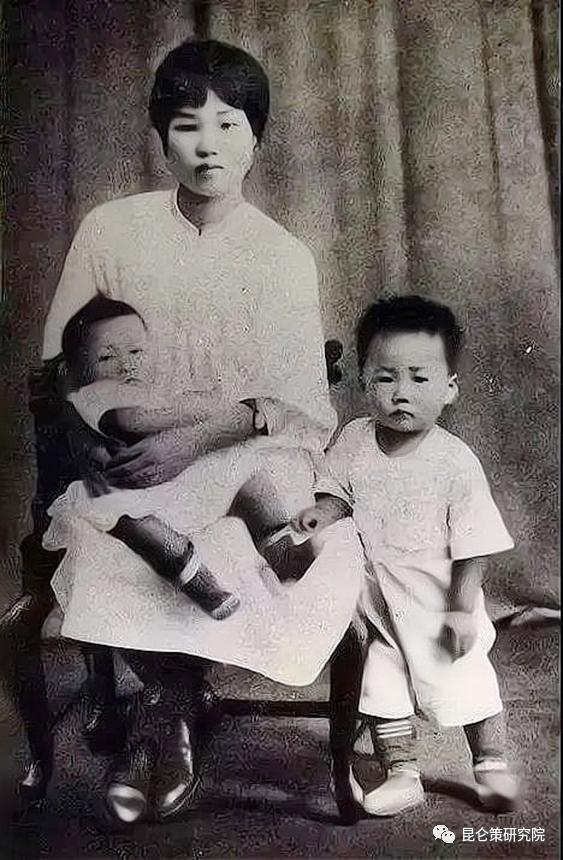 水石：怀念伟大的共产主义战士毛岸英