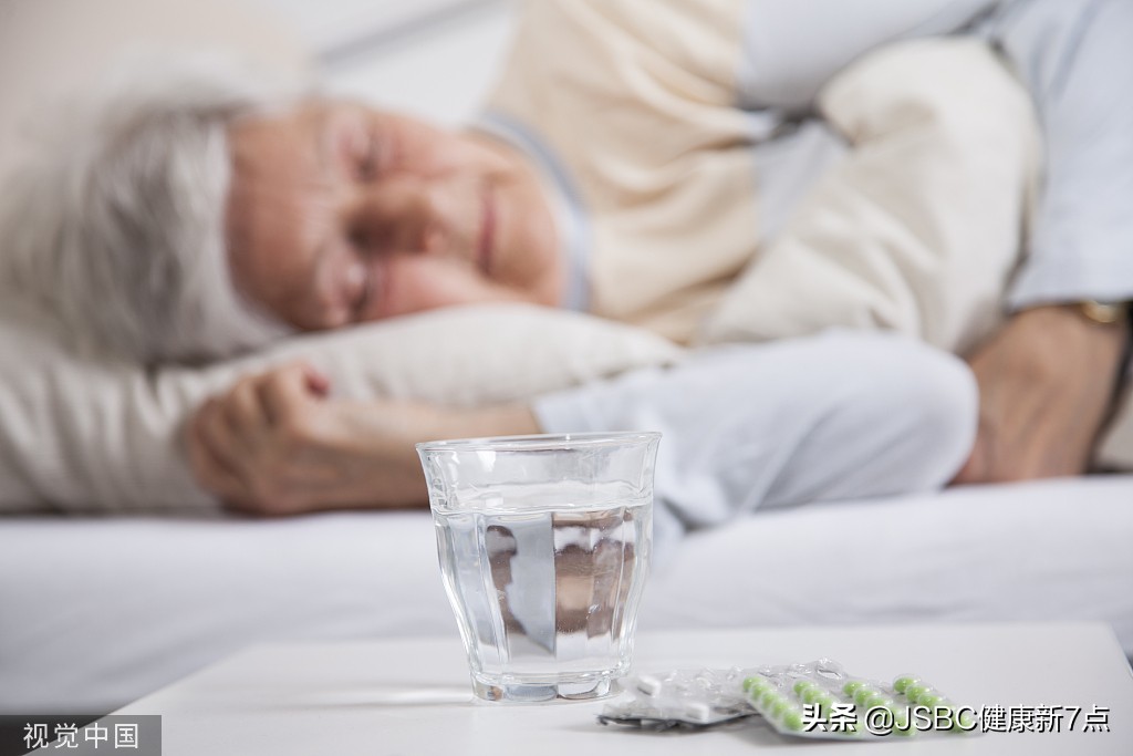 肝硬化胃出血和腹水哪个严重,肝硬化胃出血后食欲差并打嗝