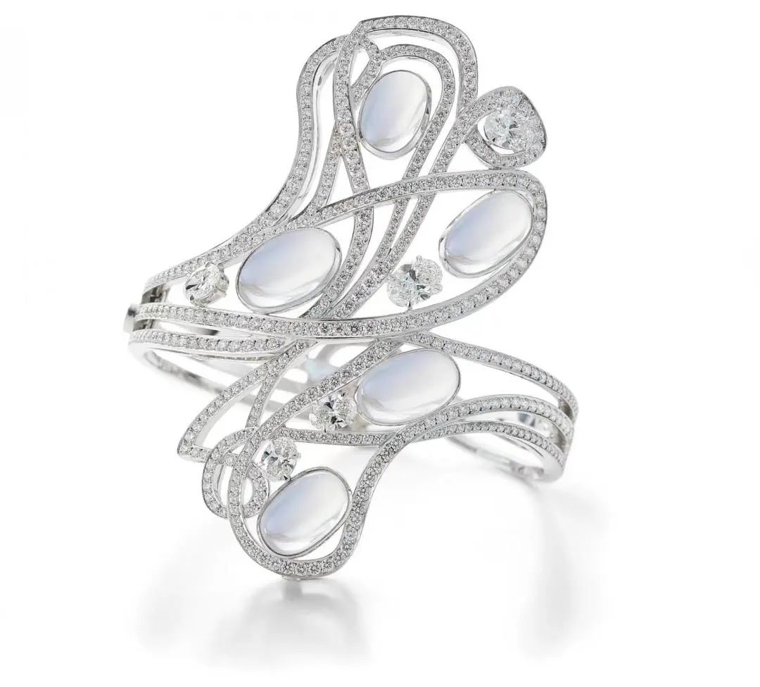 为英国女王定制手表,为英国女王定制帽子