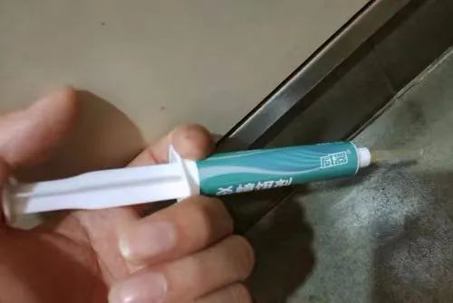 家里有蟑螂怎么办小技巧,家里有蟑螂怎么处理有最有效方法