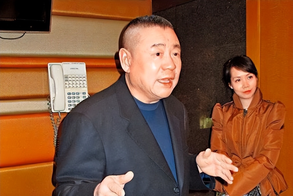 宝咏琴离婚时多少岁,宠夫大结局