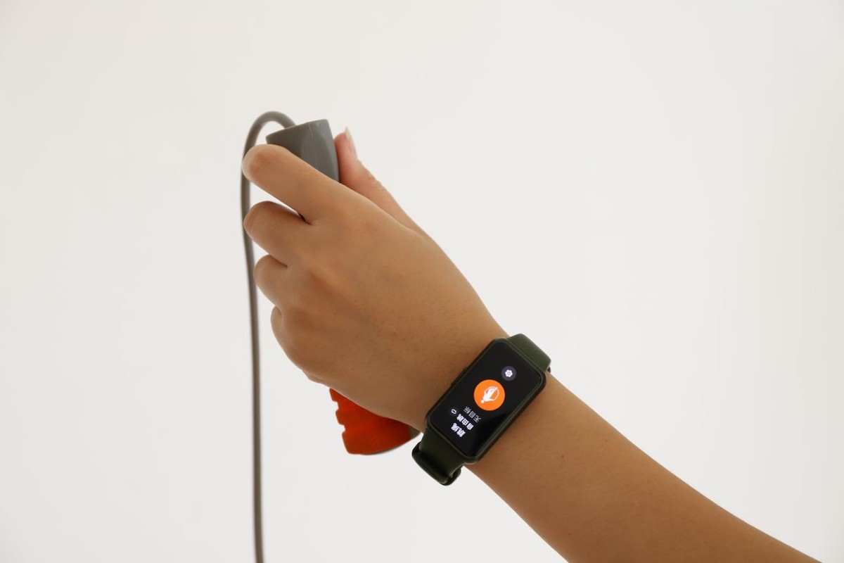 华为手环7和7pro有什么区别,华为手环7和7nfc有什么区别