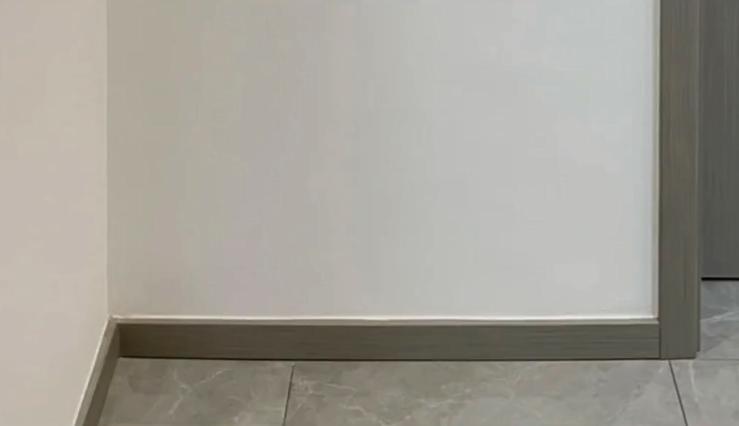 踢脚线材质怎么会是绿颜色,踢脚线材质怎么搭配