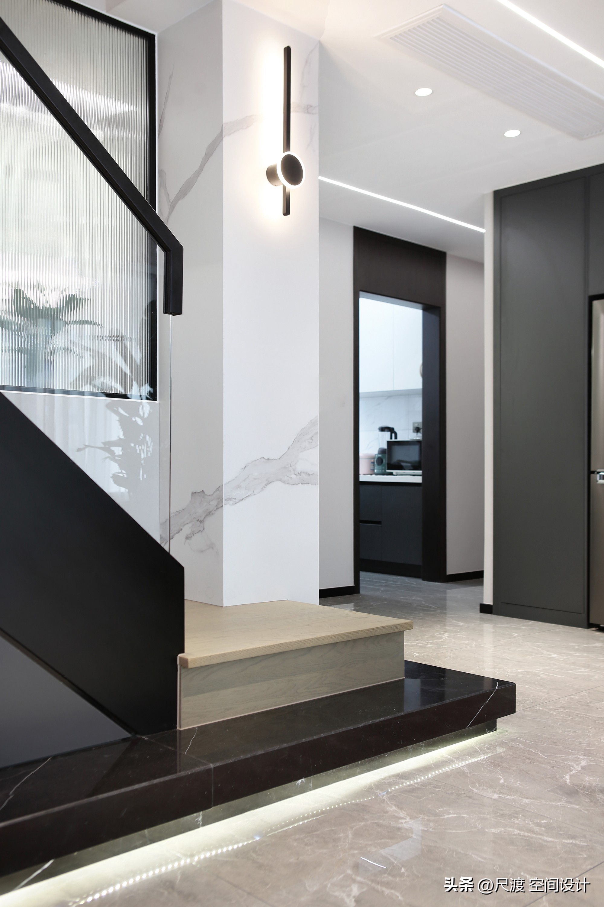 经典的黑白灰风格,高级耐看的极简黑白灰