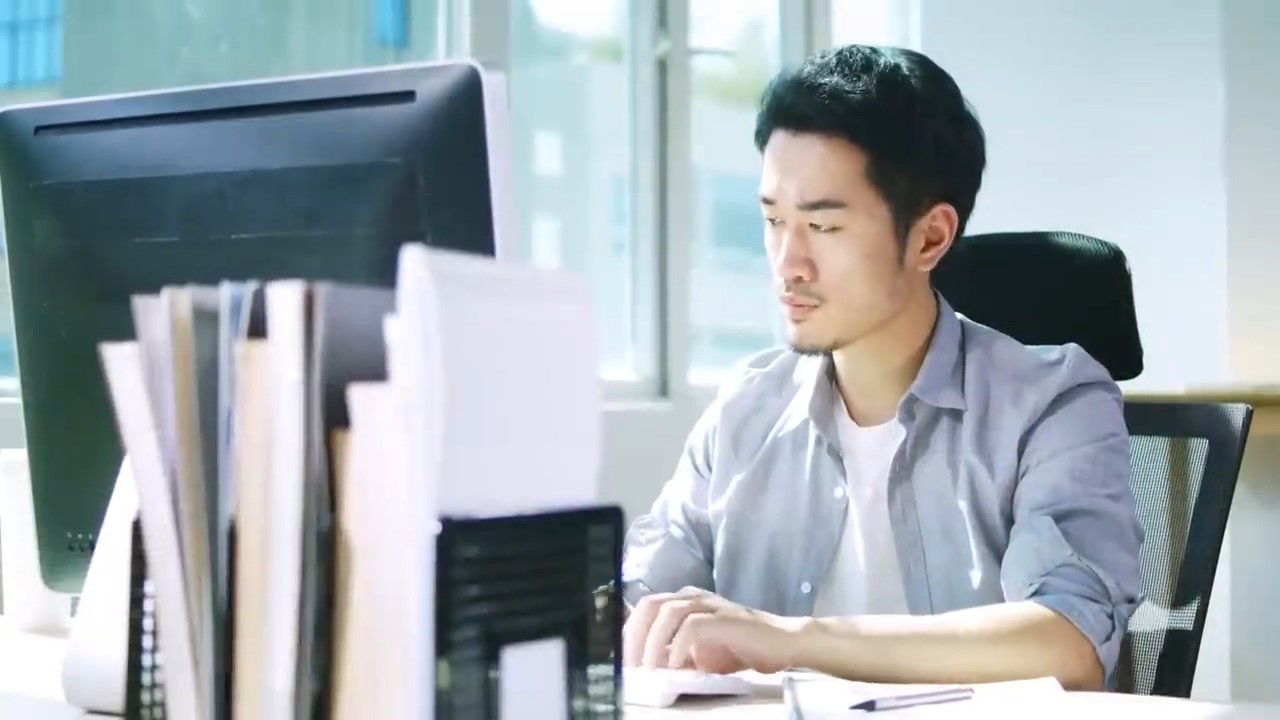 新加坡工资4000新币高吗,新加坡本地人普通人月收入多少