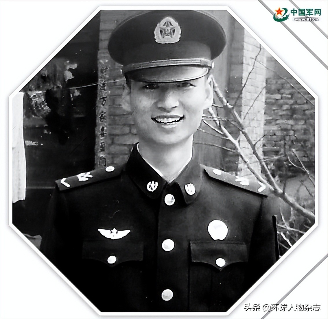 烈士母亲一人收麦子,烈士母亲割麦子