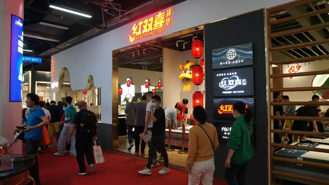 43届龙家展盛大开幕，核心圈观众云集，玛奥会场厂商成交热烈！