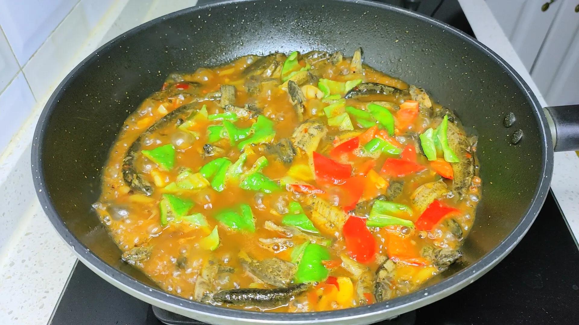 大厨做红烧泥鳅最正宗的做法,教你秘制的泥鳅做法美味下饭