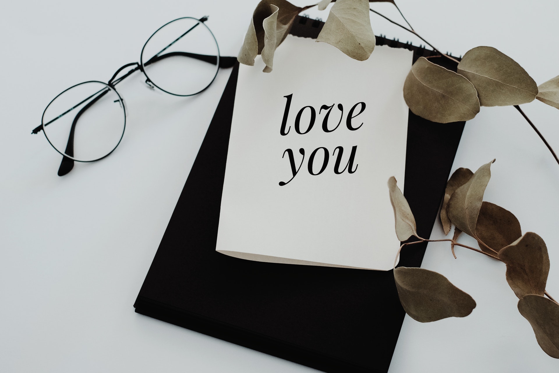 双鱼女爱一个人到极致的表现,男生爱女生爱到极致的几个表现