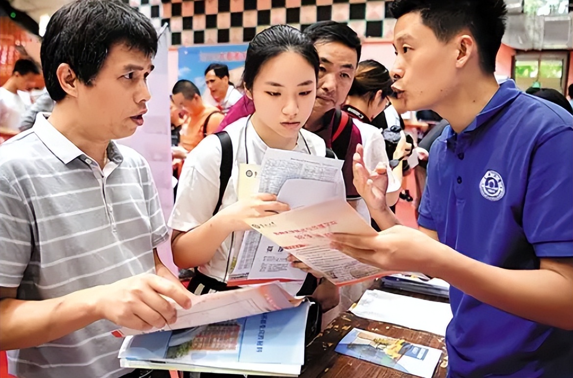 甘肃考生能报的军警类学校有哪些,提前批公安军警类院校