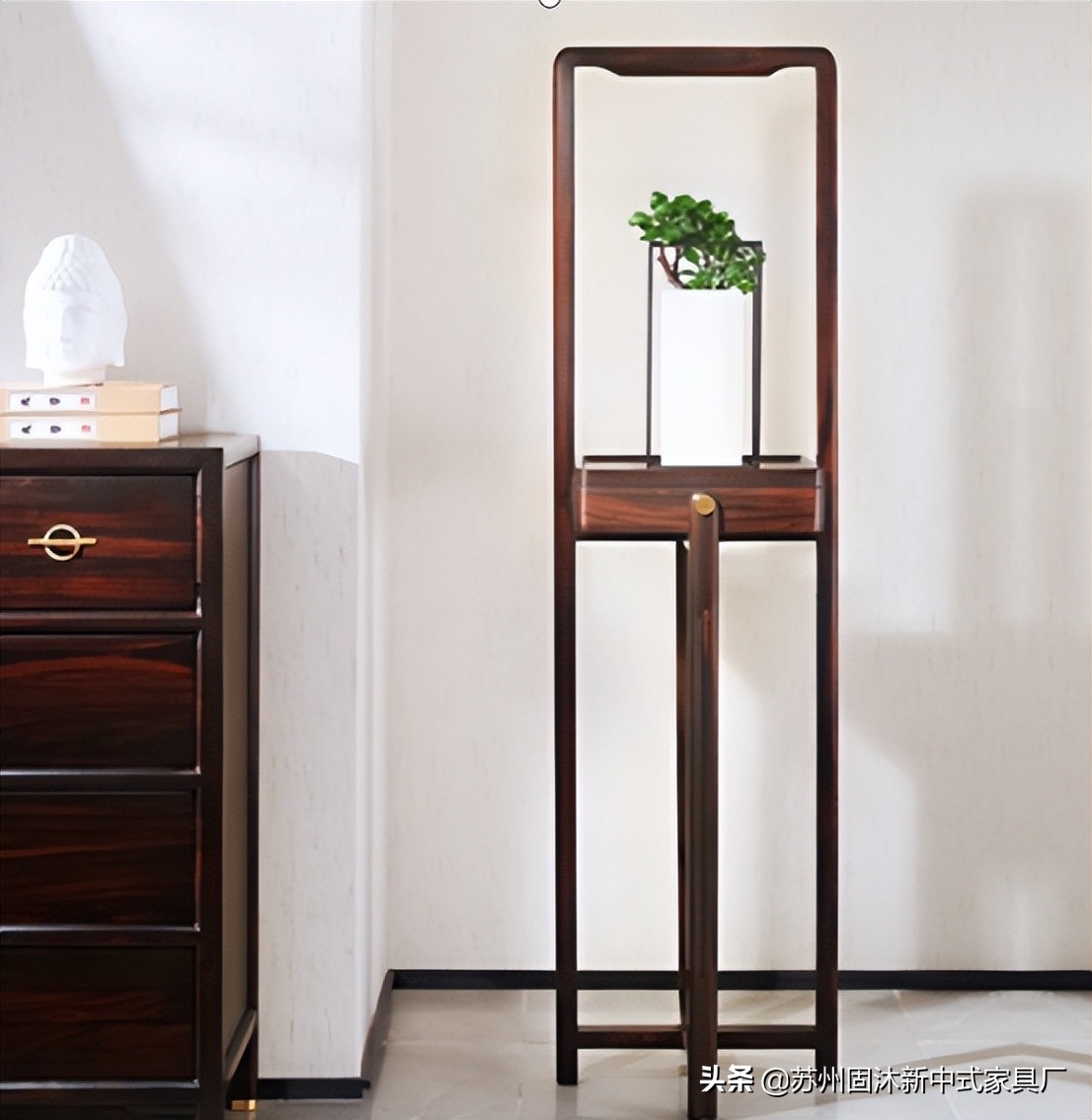 禅意新中式原木大平层,新中式原木禅意软装元素