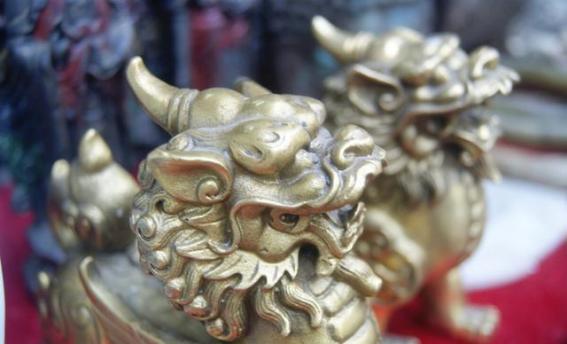 貔貅手串怎么佩戴是正确的,貔貅项链的正确佩戴方法