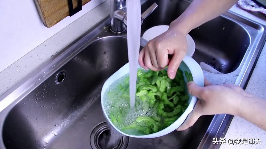 吃了苦瓜喝什么解苦,吃了这么多年的苦瓜