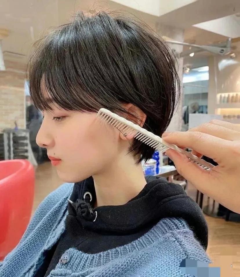 小圆脸适合剪短发吗,肉肉的小圆脸女生剪短发