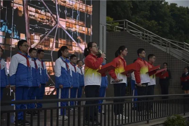 开学啦听听新生的感受,开学了看一下宿舍的环境