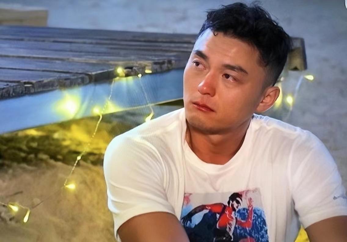 香港知名男星刑满出狱！满脸愁容事业受重创，将娶富贵女友为妻