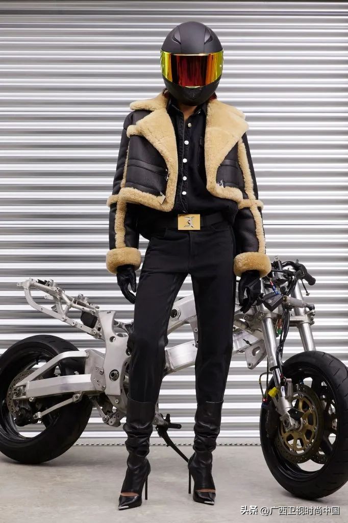 2019春款机车皮衣搭配图,小个子秋冬机车皮衣穿搭