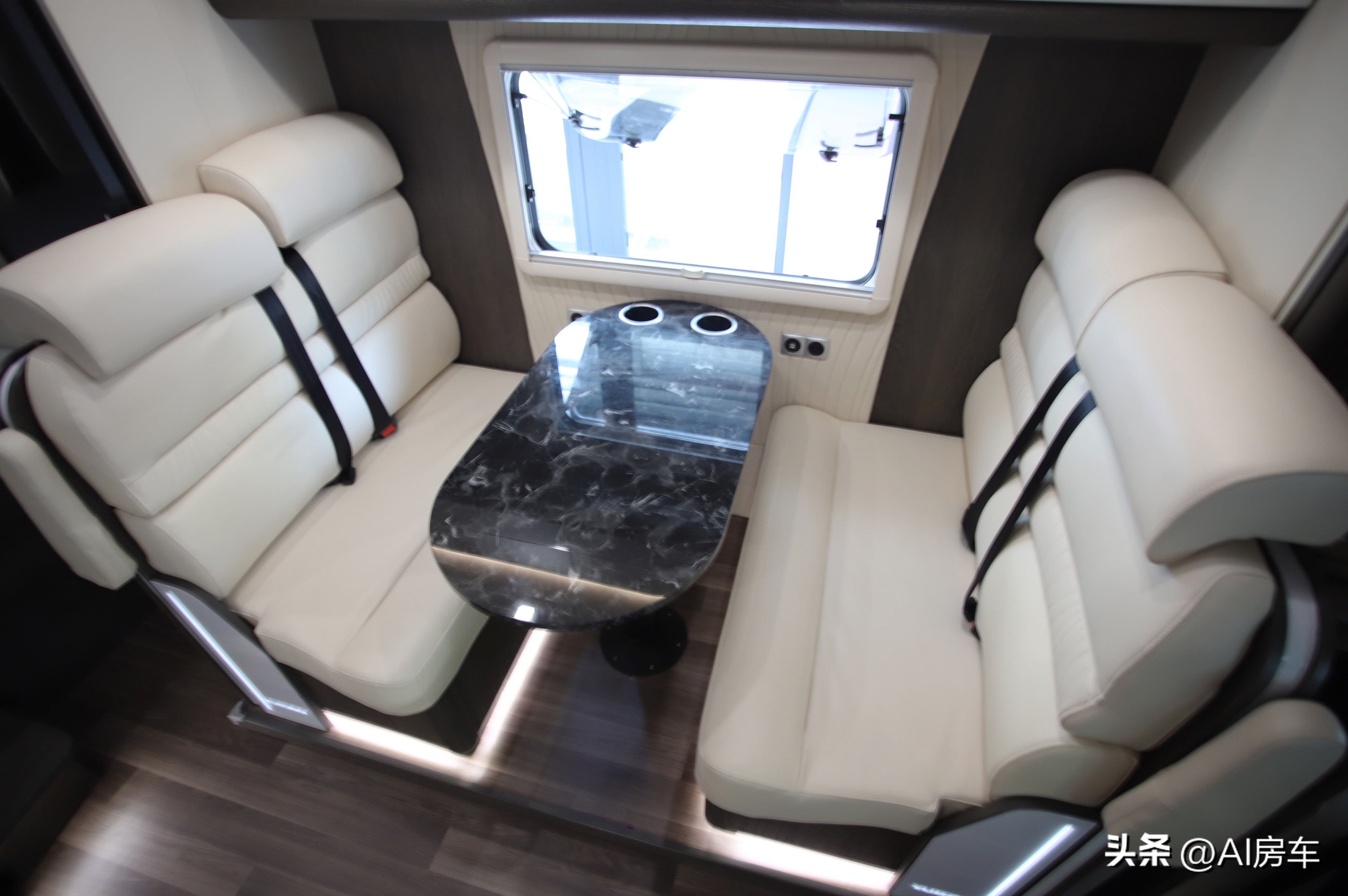 超豪华的房车图片大全,国产豪华房车内部图片