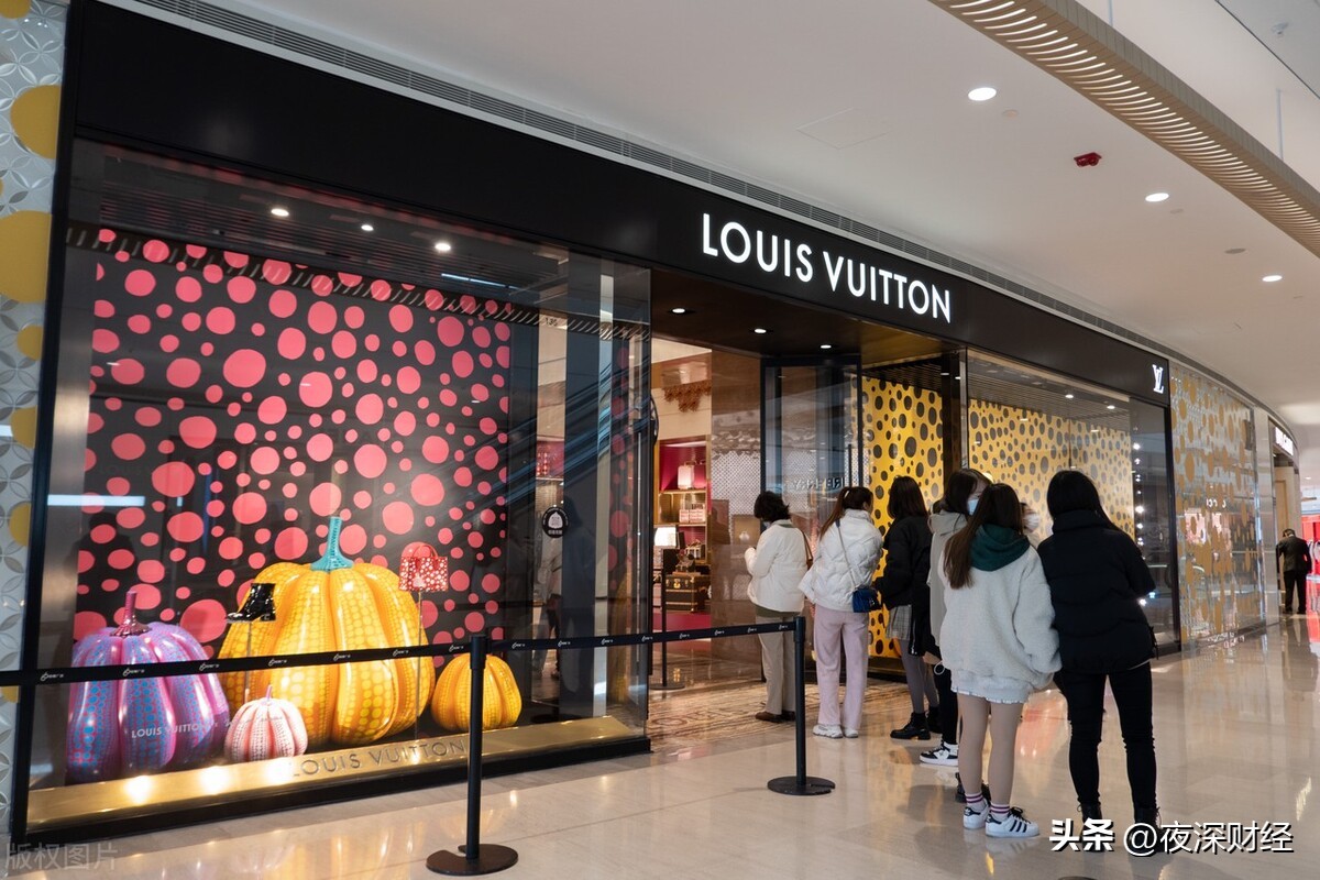 这一次，Gucci“褪色门”，彻底撕开了那些精致穷人的遮羞布