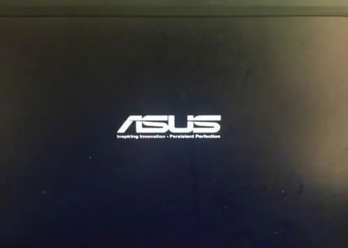 笔记本电脑死机画面卡住不动,电脑死机画面卡住不动且按键没用