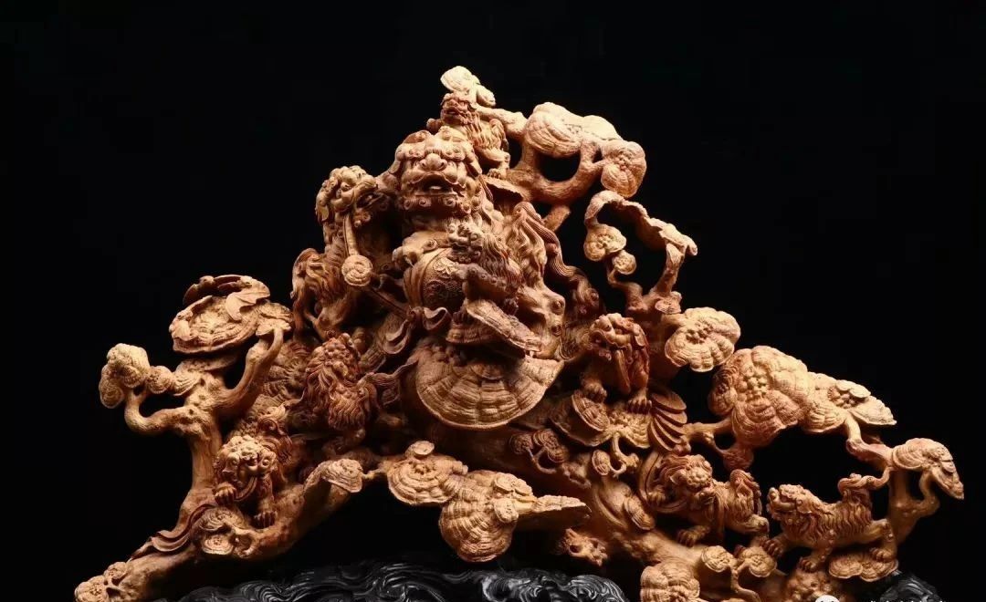 自然香气的红木家具,极品绿檀木雕