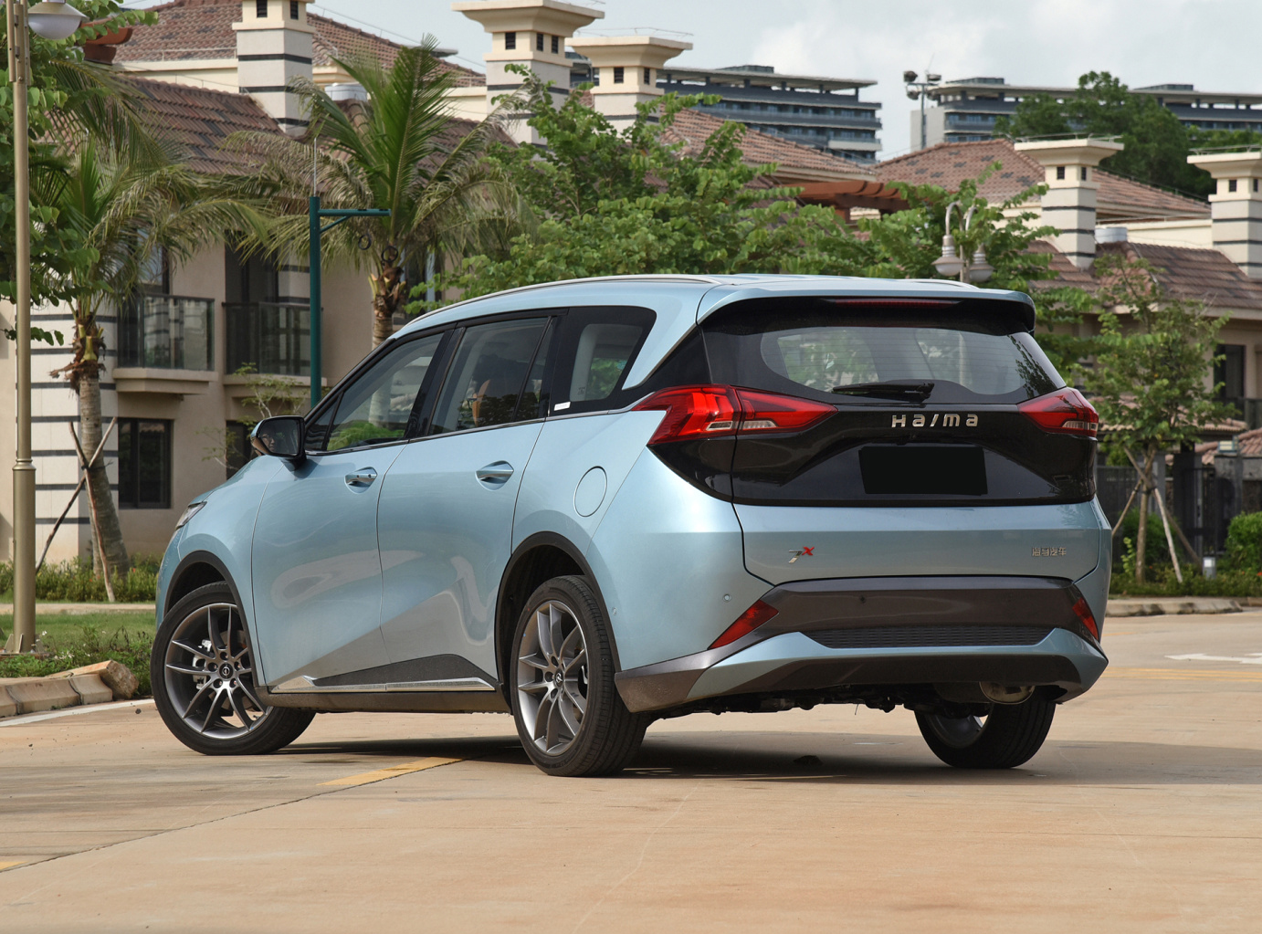 海马MPV新车曝光，2+2+3布局，不用烧油，续航510km带快充