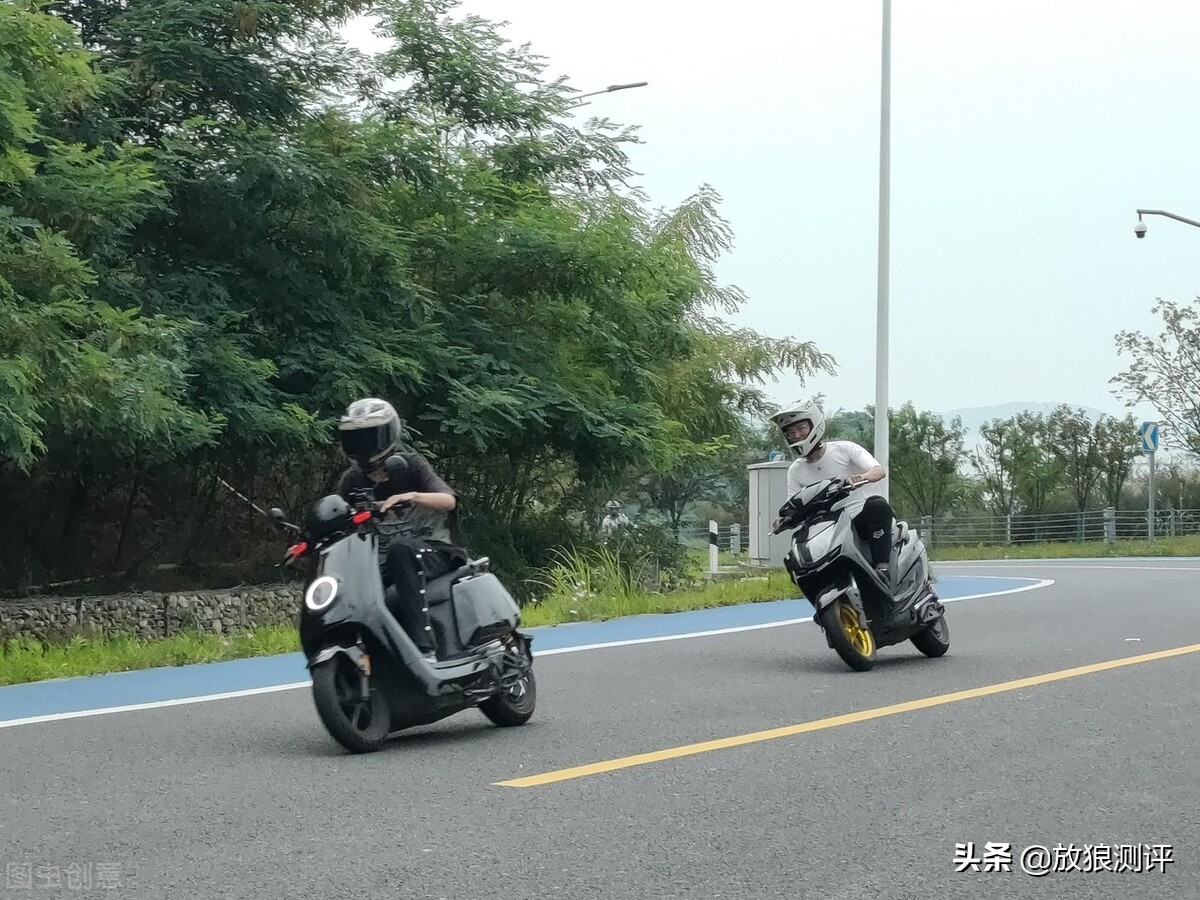 三阳fnx150测评视频,三阳fnx150踏板摩托车试驾视频