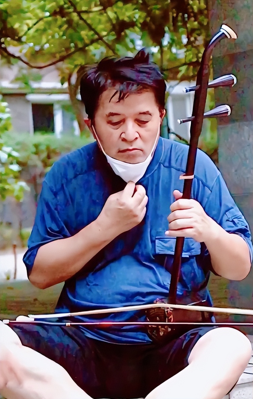 64岁毕福剑，也走到了今天，如此“落魄”