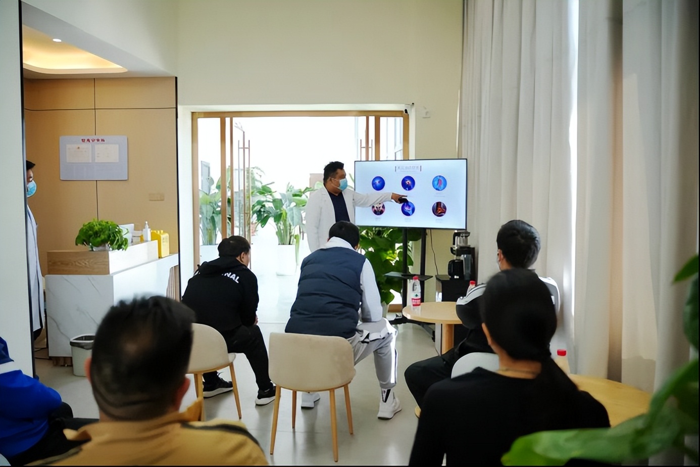 运动与健康永相随,运动与健康同行的视频