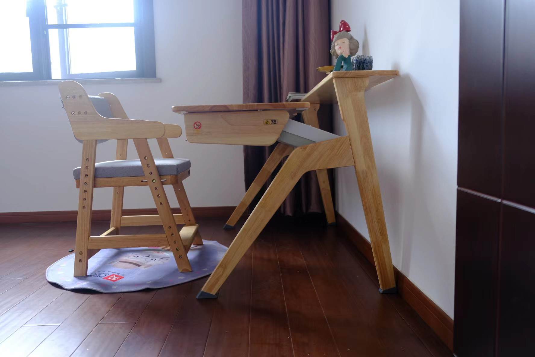 怎么选购学习桌椅,如何挑选学习桌椅品牌