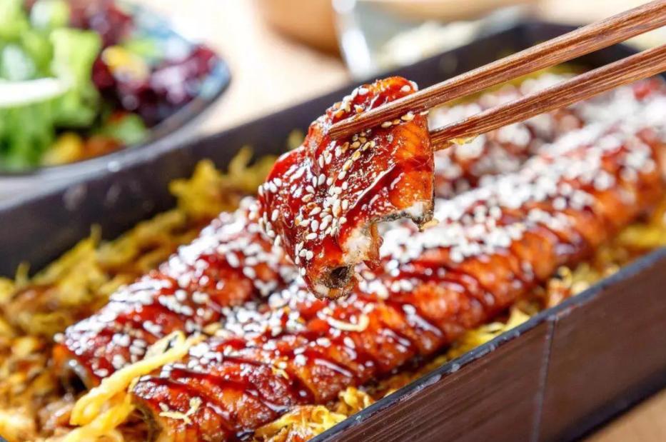 鱼子酱25万一小勺,顶级鱼子酱为什么这么贵