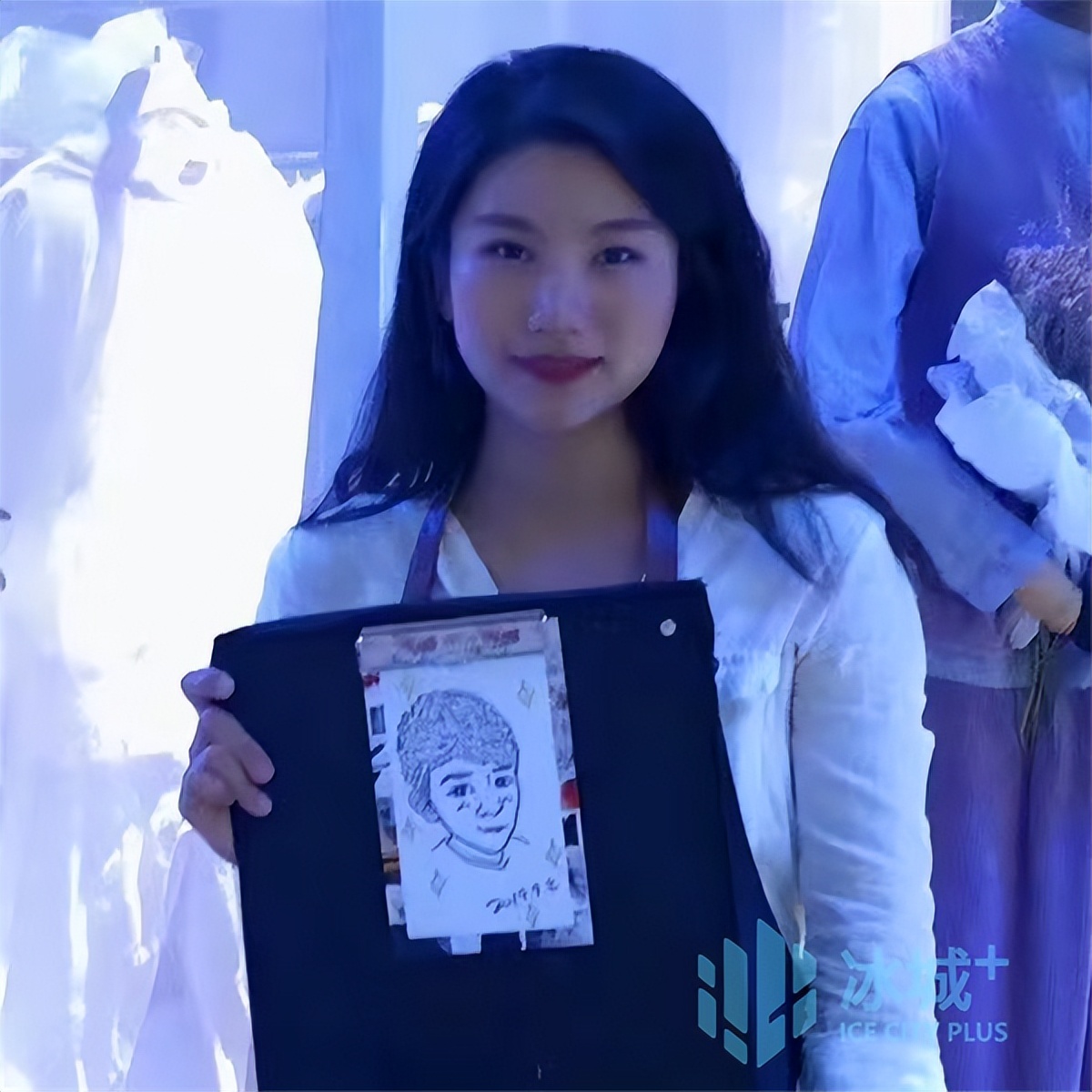 冰城“90后”手绘师线上摆摊，画“头像”月赚千元