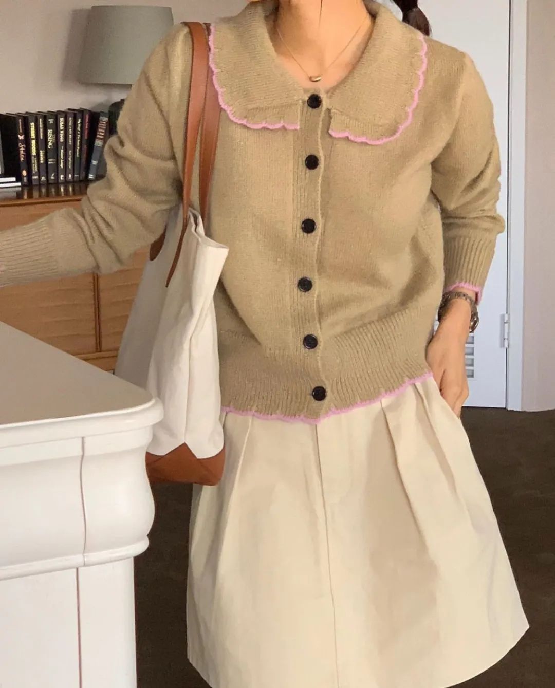 燕麦色搭配什么颜色好看,今年冬天流行燕麦色耐看又高级