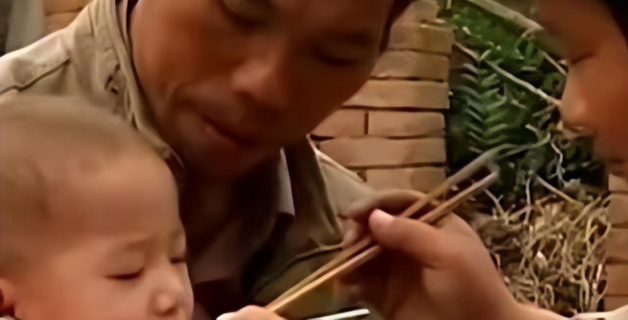 女童肚子超大疑似怀孕,2岁女婴肚中发现“胎儿”