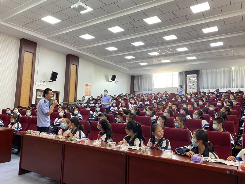 正青春不留遗憾,正青春不怀旧