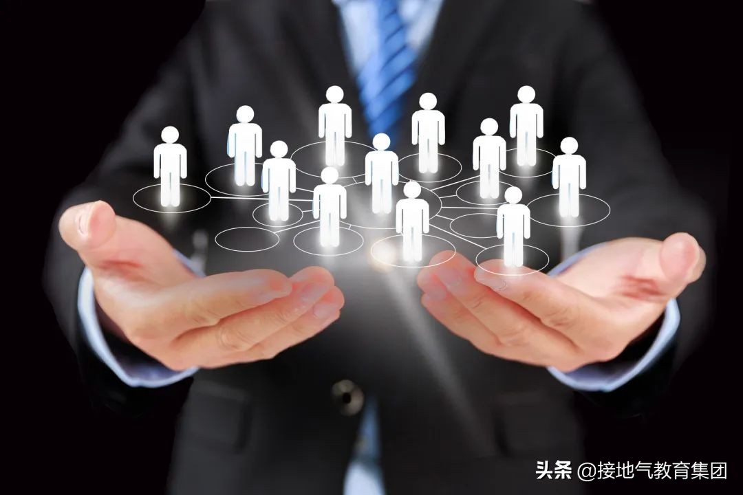 发掘客户锁定客户留住客户,客户成熟期实现客户价值最大化