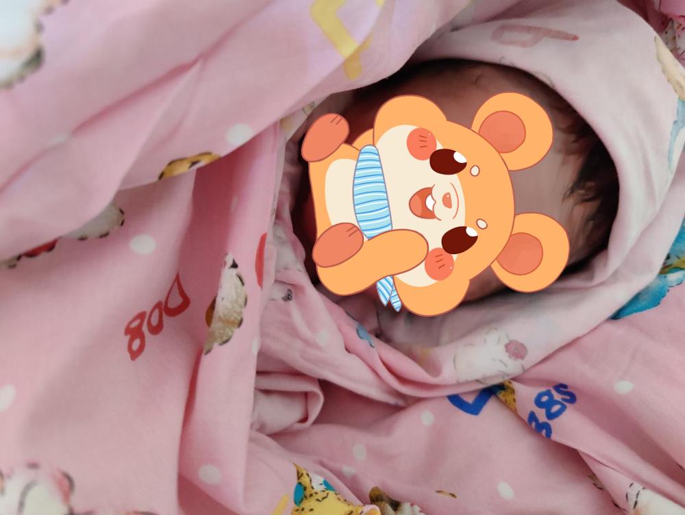 看到宝宝感动的瞬间,看到宝宝的那一刻所有的痛都值了