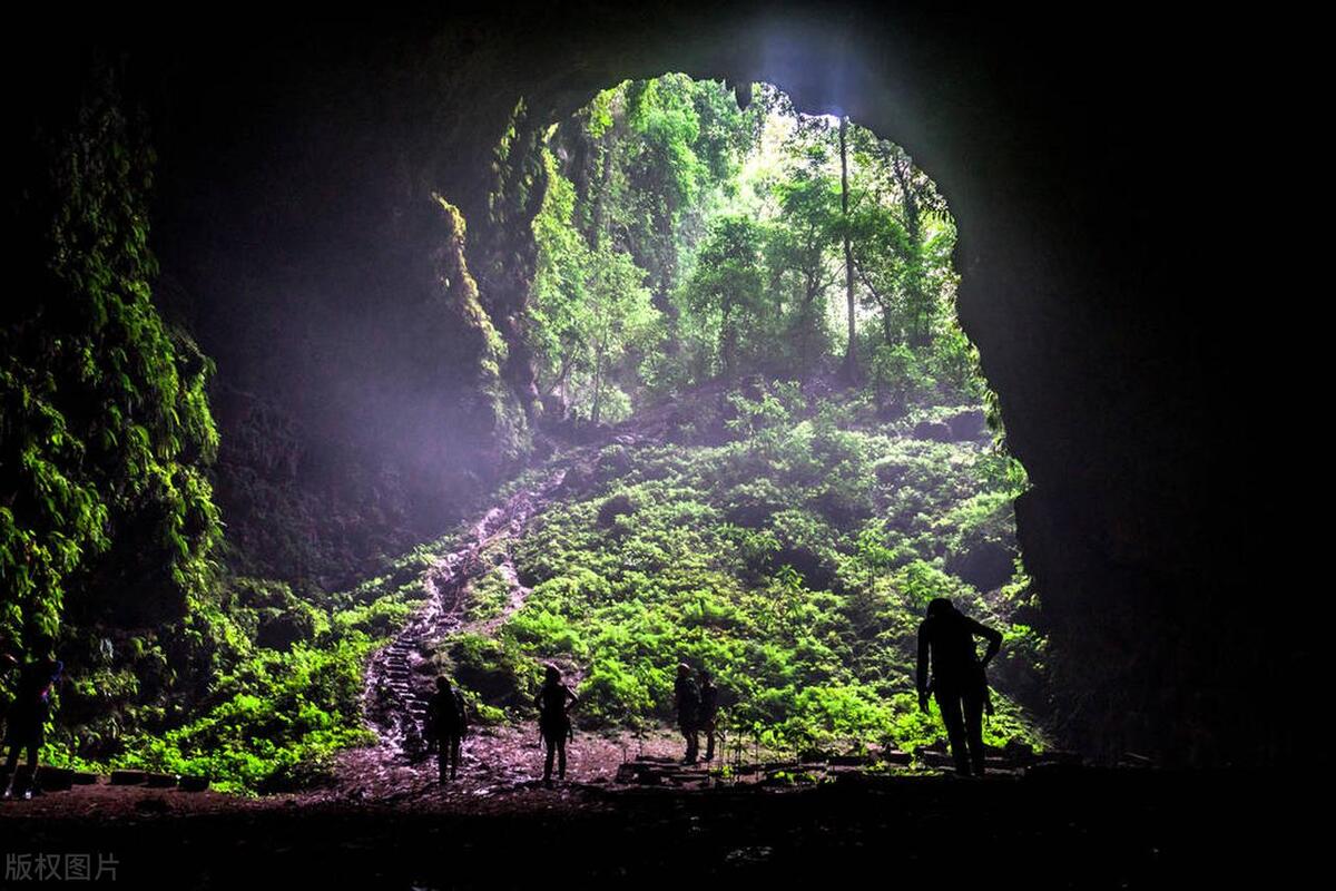 一亿人住在一个小岛上，印度尼西亚是怎么样的一个国家？