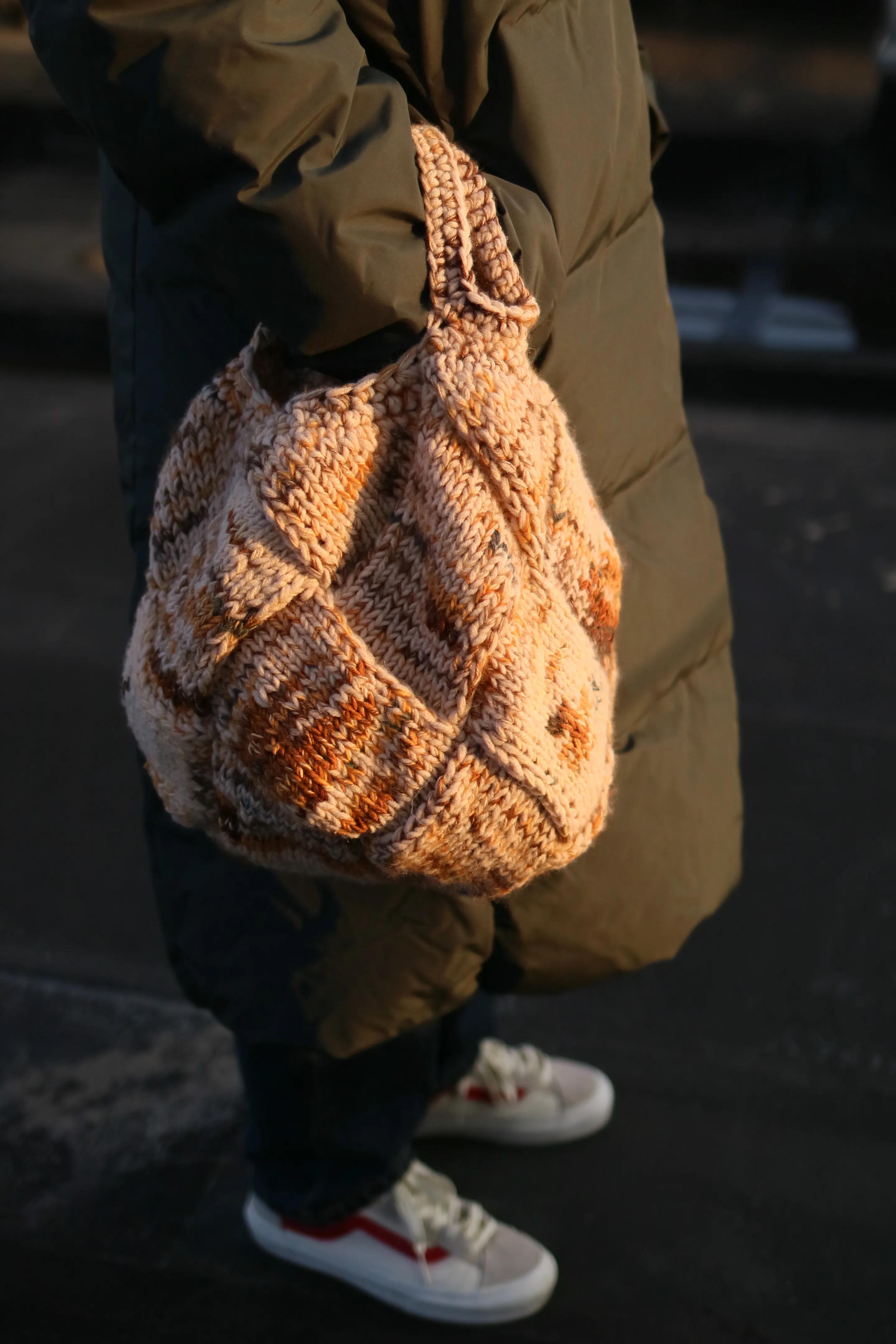 手工包包怎样才有立体感,手工包包有弹力