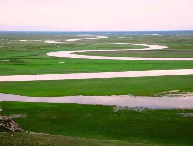 这条惊艳奇绝的公路,行走在天山脊梁上的最美景观公路