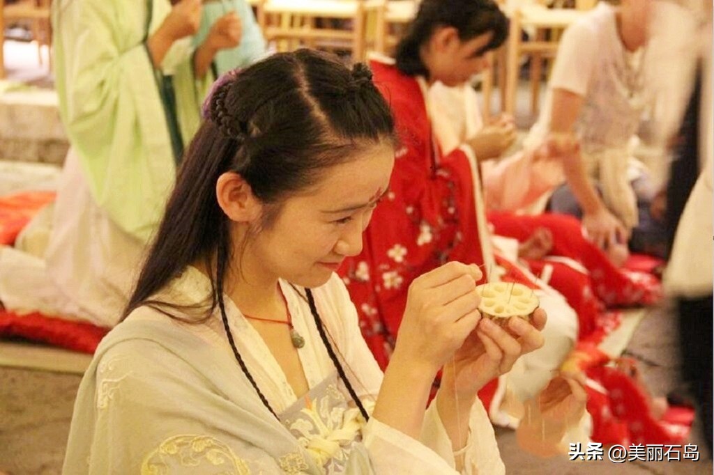 七夕节的由来和风俗简介,七夕节的由来简介和习俗