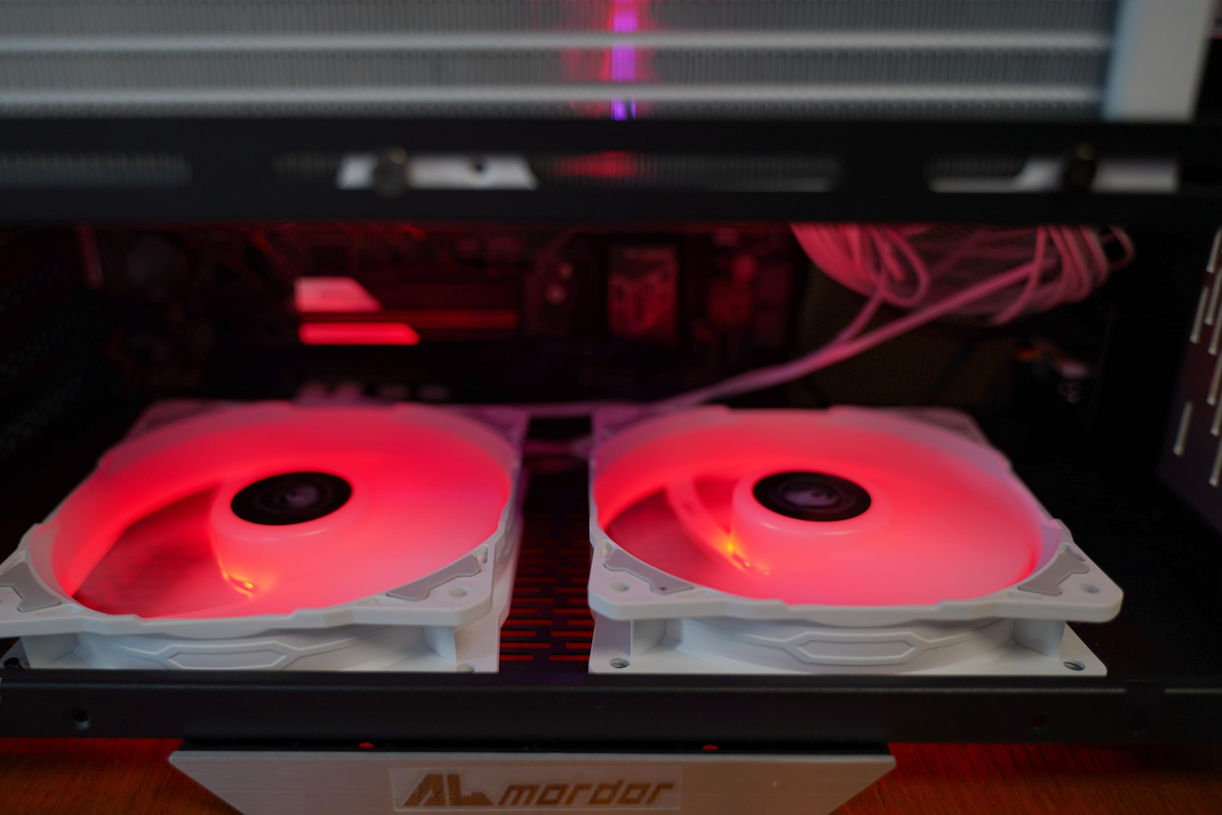 不断折腾不断快乐，给我的主机升级硬盘和散热