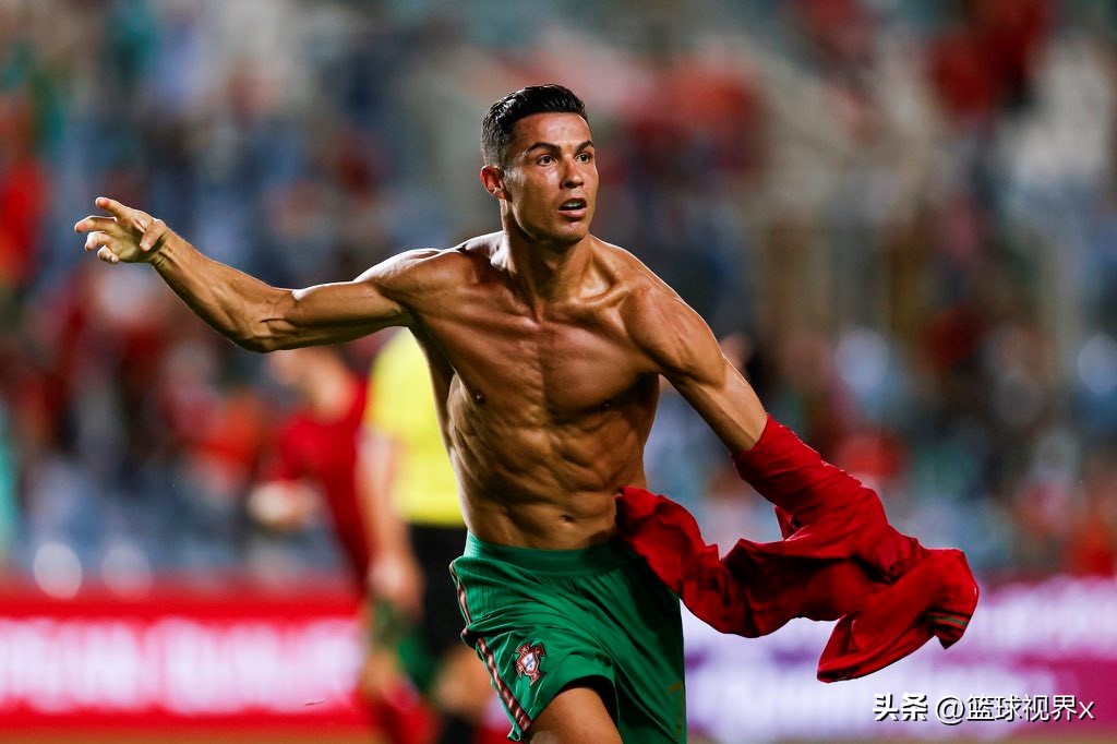 足坛首富c罗,c罗和詹姆斯个人资产哪个有钱