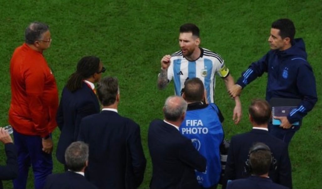 阿根廷和荷兰冲突梅西说的什么,球品极差的表现