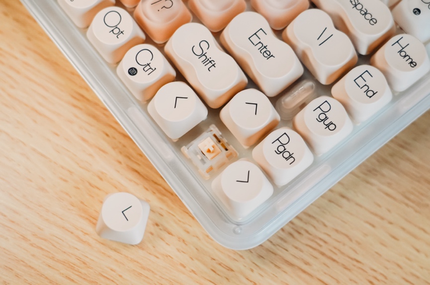 洛斐键盘粉底液拔草,洛斐机械键盘粉底