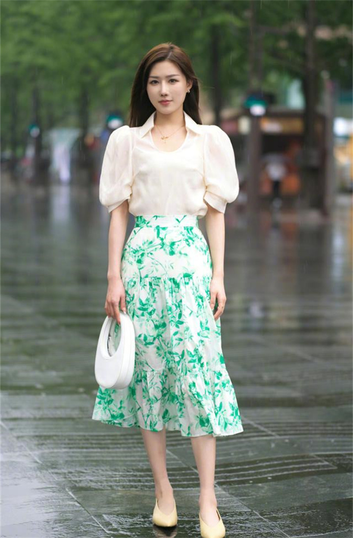 搭配短皮裙穿什么鞋好看,连衣小皮裙配什么鞋好看