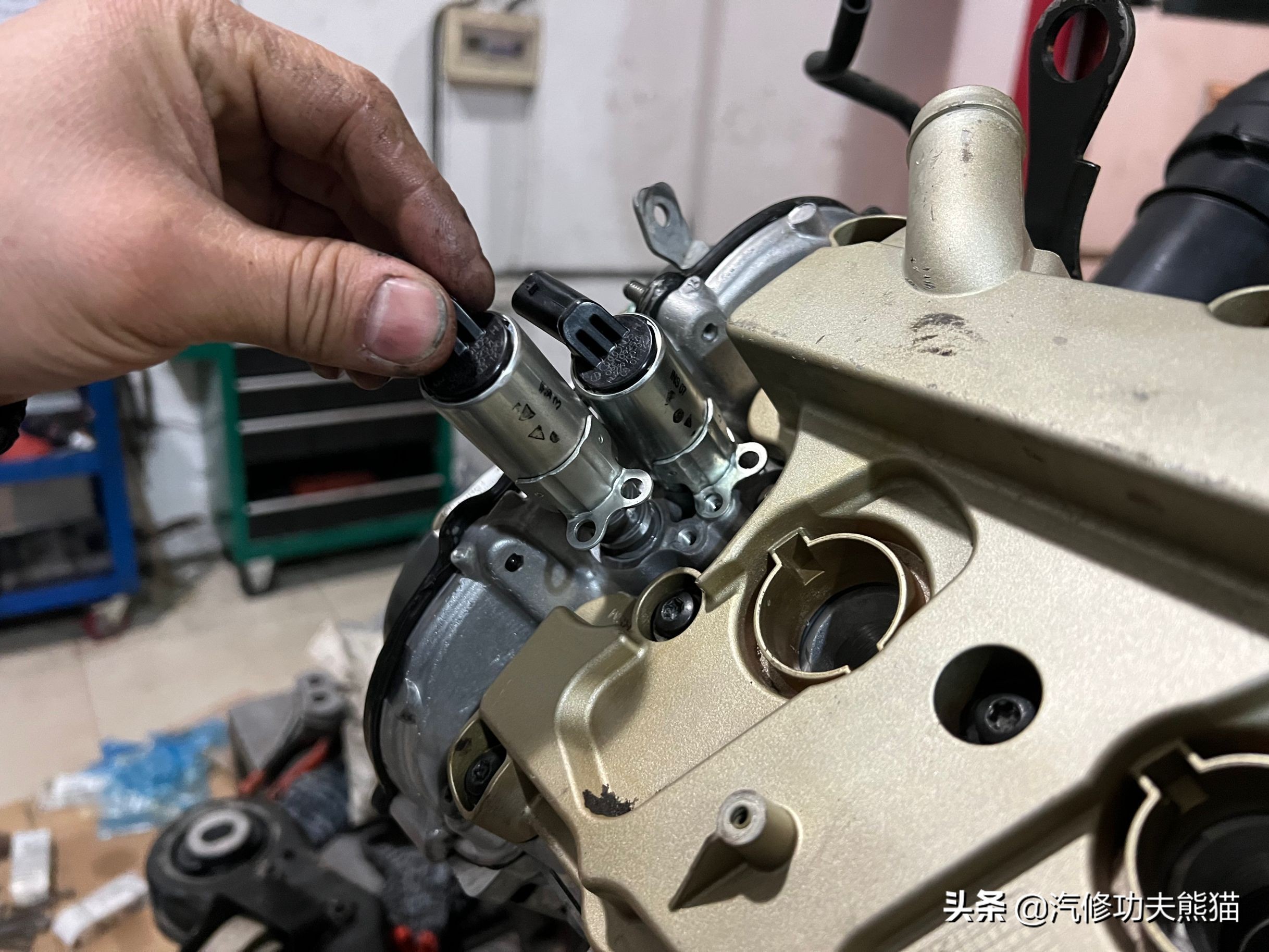 08年奥迪a6l机油压力不足,10年奥迪a6l2.8烧机油严重