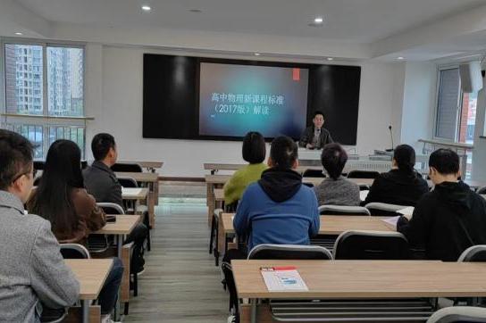 鐩涗笘鍗庤癁鐮ョ牶鍓嶈,鐩涗笘涓崕鐮ョ牶鍓嶈